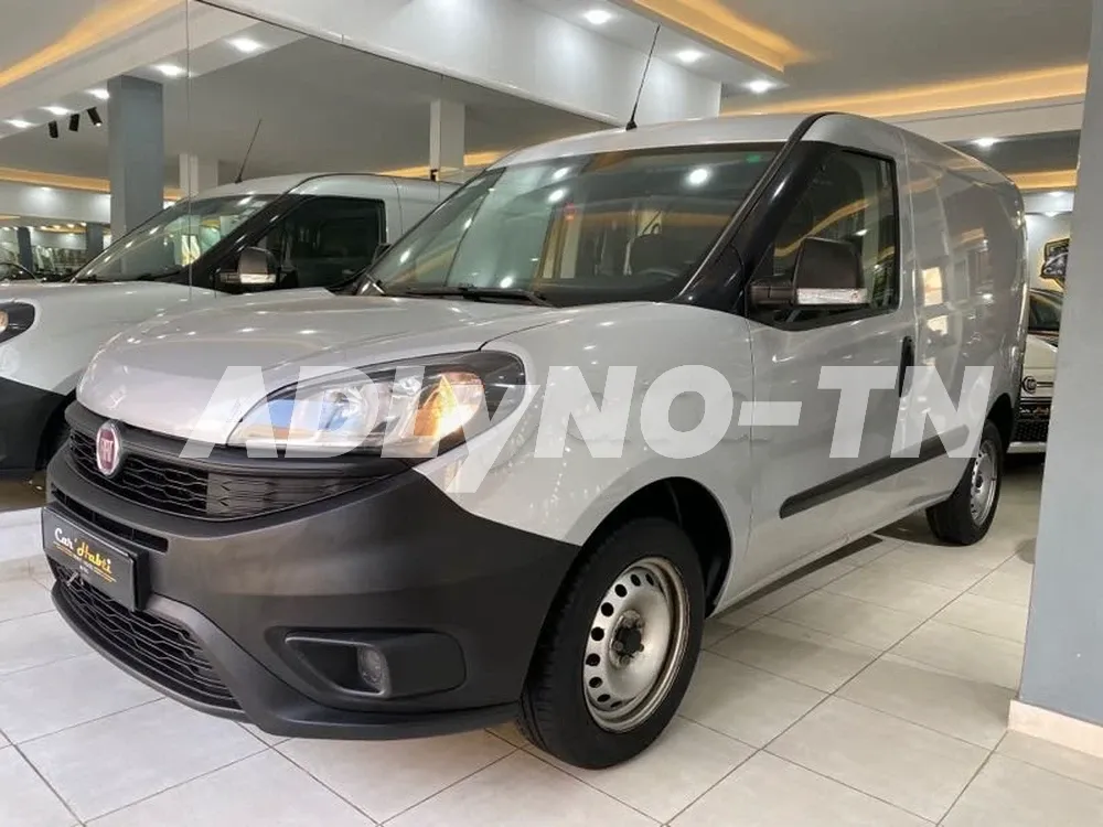 2021 FIAT DOBLO PREMIÈRE MAIN ?