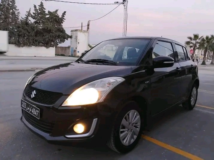 SUZUKI SWIFT PREMIÈRE MAIN TRÈS PROPRE