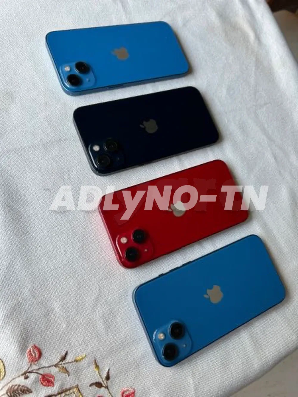 iPhone 13 128G/256G Bleu et Noire état neuf comme cacheté aucune rayure ni défaut peu servi importé validé sur sajalni jamais réparé avec le câble d'origine et facture boutique 256G batt 85% duos à 1750dt 128g batterie 91% a 1650d Tel 20172643