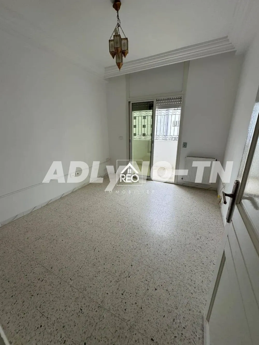 À Vendre : Un appartement S+4 situé à Jardin L'Aouina