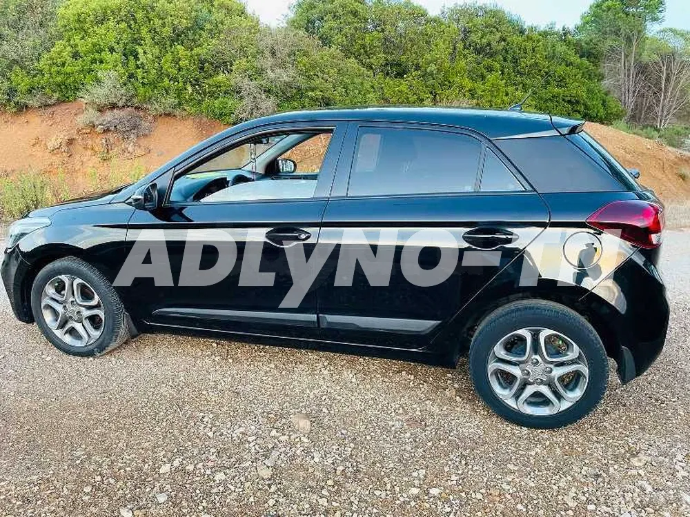 Une belle voiture Hyundai i20 premier main année fin 2018 58710279