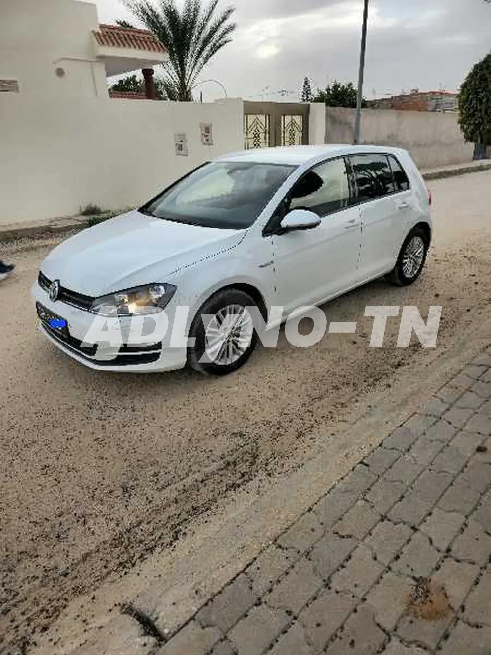 Golf 7 cup modele 11/2014 entree en tunisie en 2019 1 er main en tunisie 5 cv essence 178000 km reel avec carnet entretient chaque entretient a l apui ttt options cliamtiseur elctronic en marche 4 vitres electric abs capteurs de pluie et de lumiere capteu