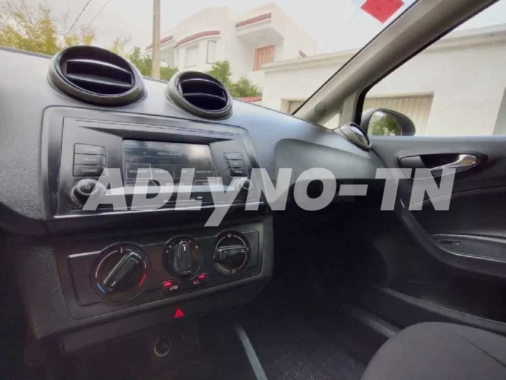 avendre Seat Ibiza très propre دهنية الدار