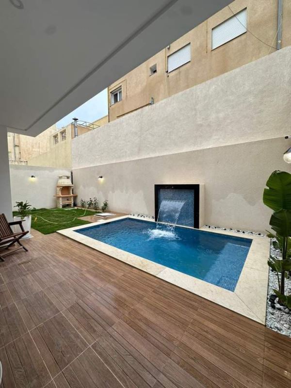  Villa Duplex S+5 avec Piscine à 400m de la Plage, Résidence Sécurisée à Mrezge, Hammamet Nord 