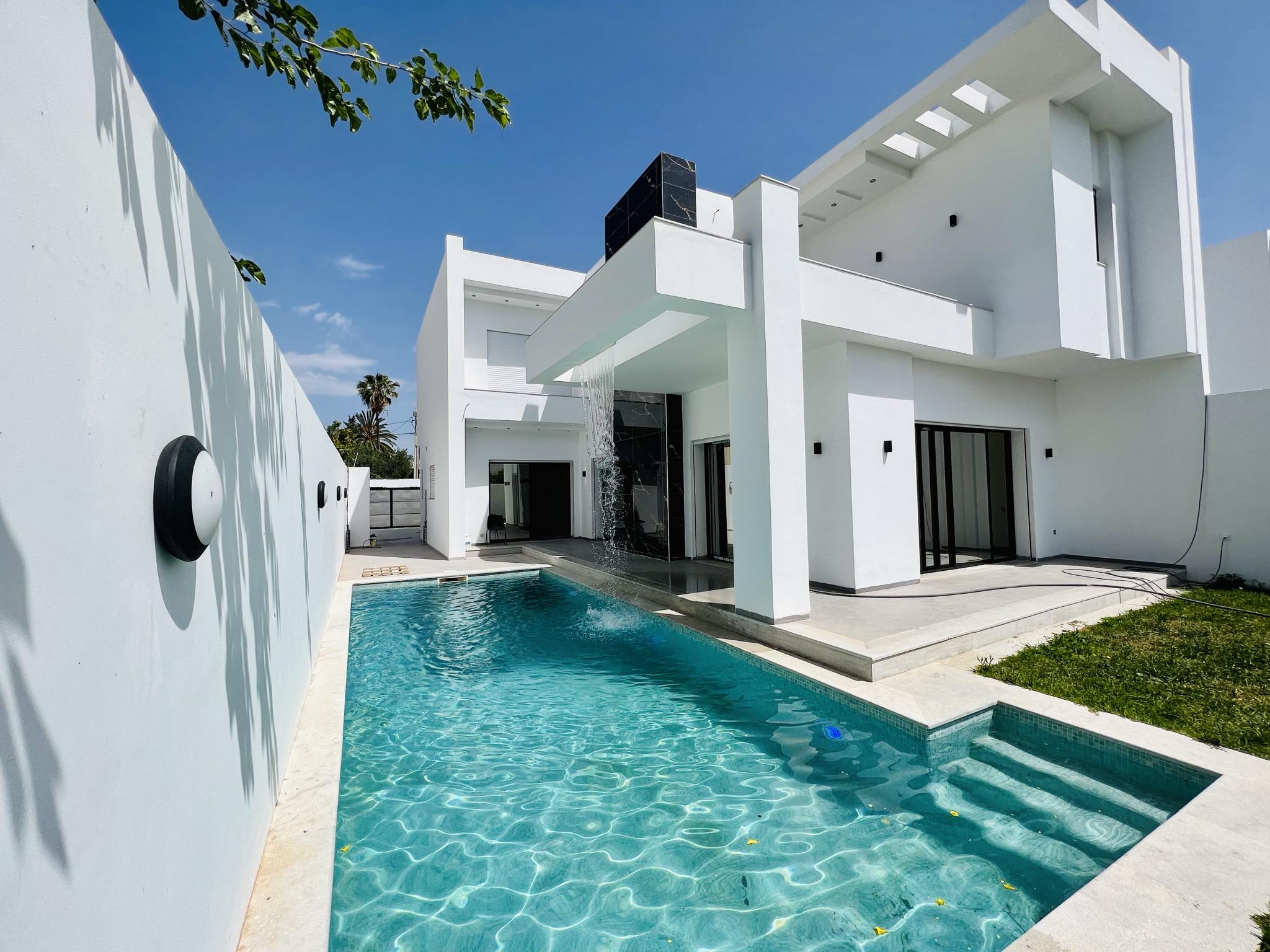  Villa Duplex S+5 avec Piscine à 400m de la Plage, Résidence Sécurisée à Mrezge, Hammamet Nord 