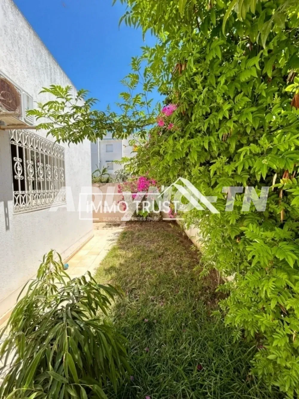 ?Villa S+3 avec jardin à La Marsa