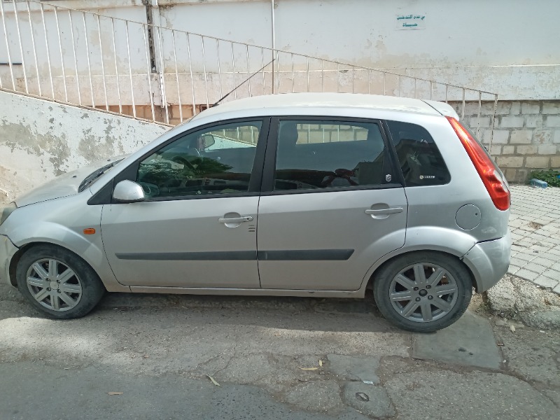 Ford FIESTA Essence 2007