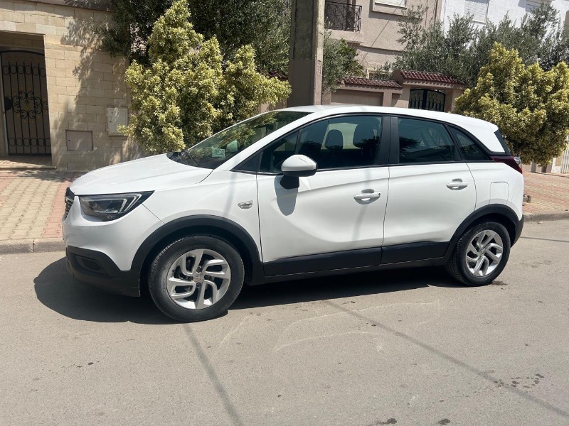 Opel Crossland X Essence 2021