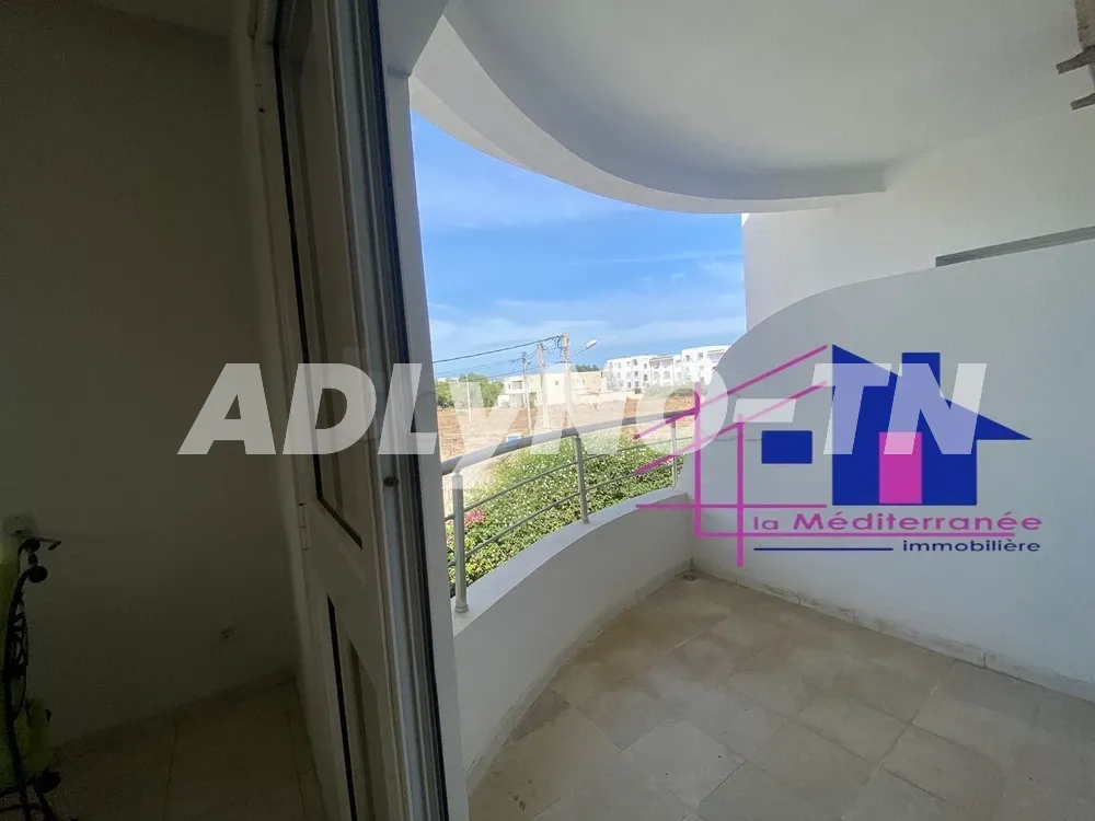 Etage de villa S+2 meublé situé à Sidi Daoued