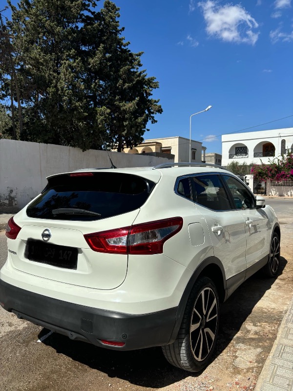 Nissan Qashqai Essence 2016