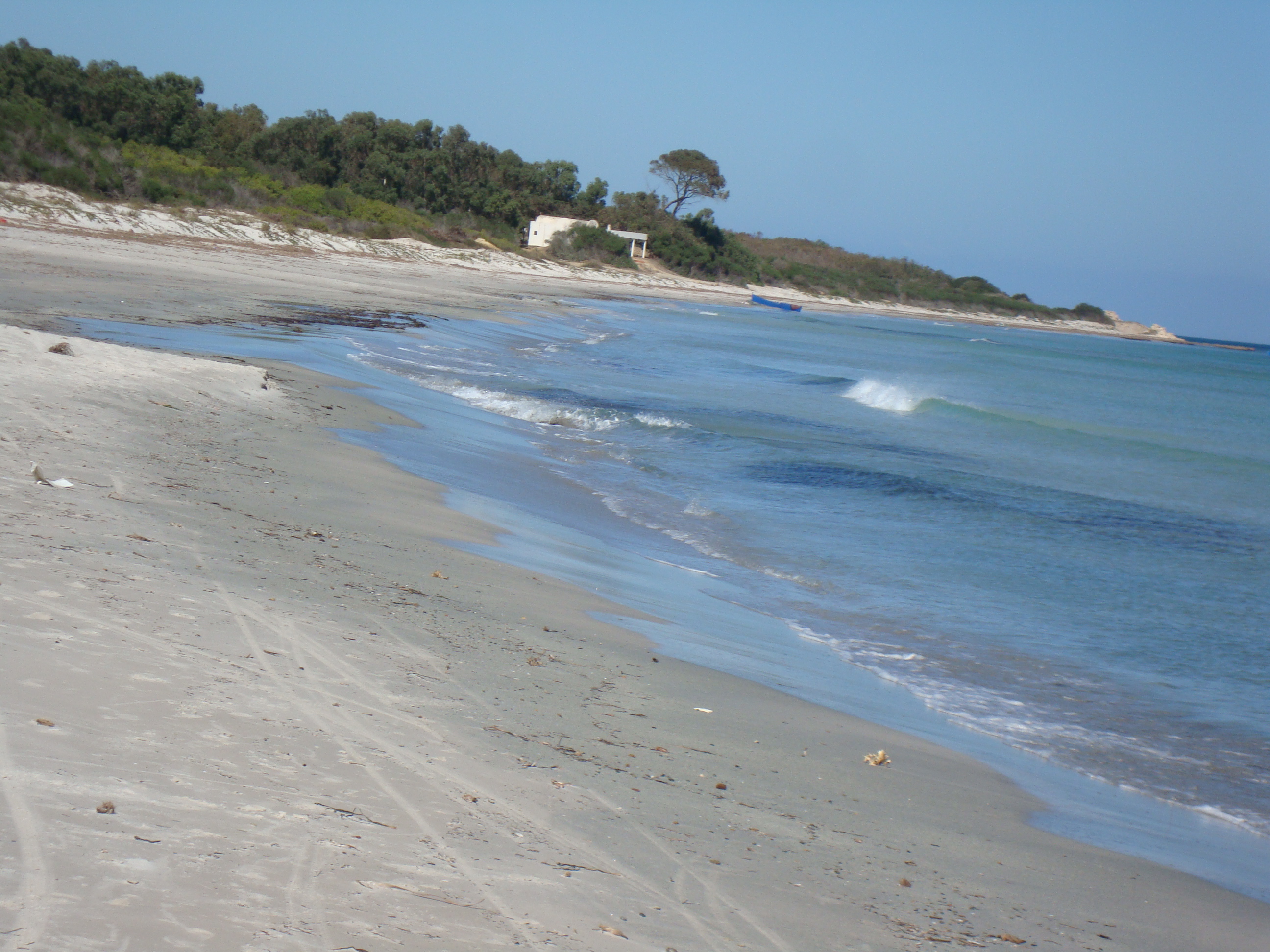 la marsa bhar lazreg pas loin de soukra sidi Fraj. A vendre villa trés haut standing sur un seul niveau