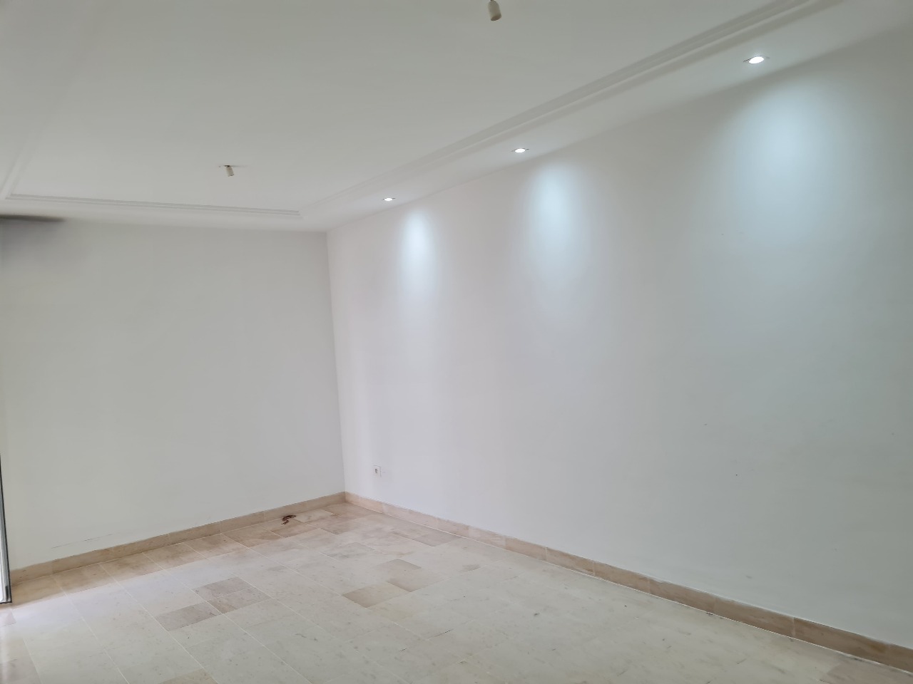  location d'un appartement s1 1ére étage manar1 1050dt 