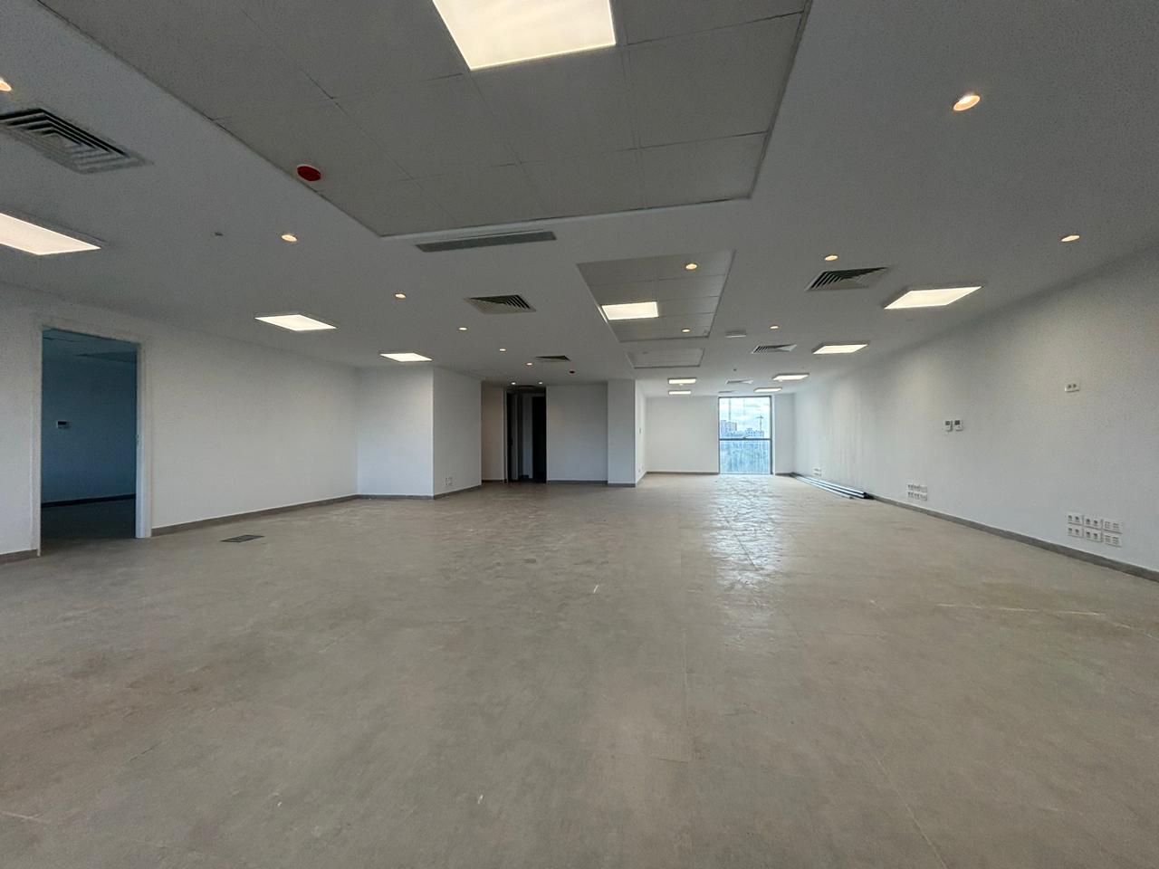    Open space de 200m2 aux