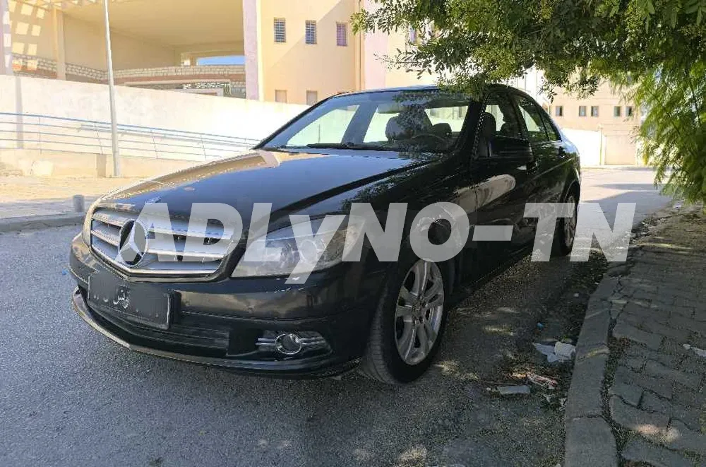 Mercedes c200 boite auto état propre