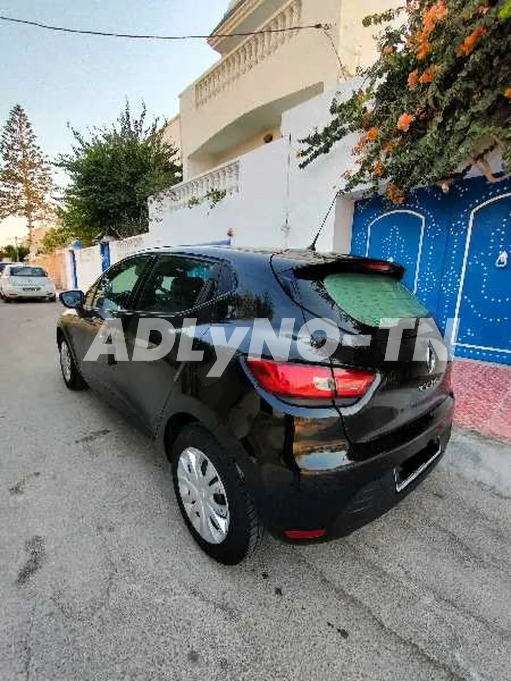 Clio تسجيل أول en parfait état