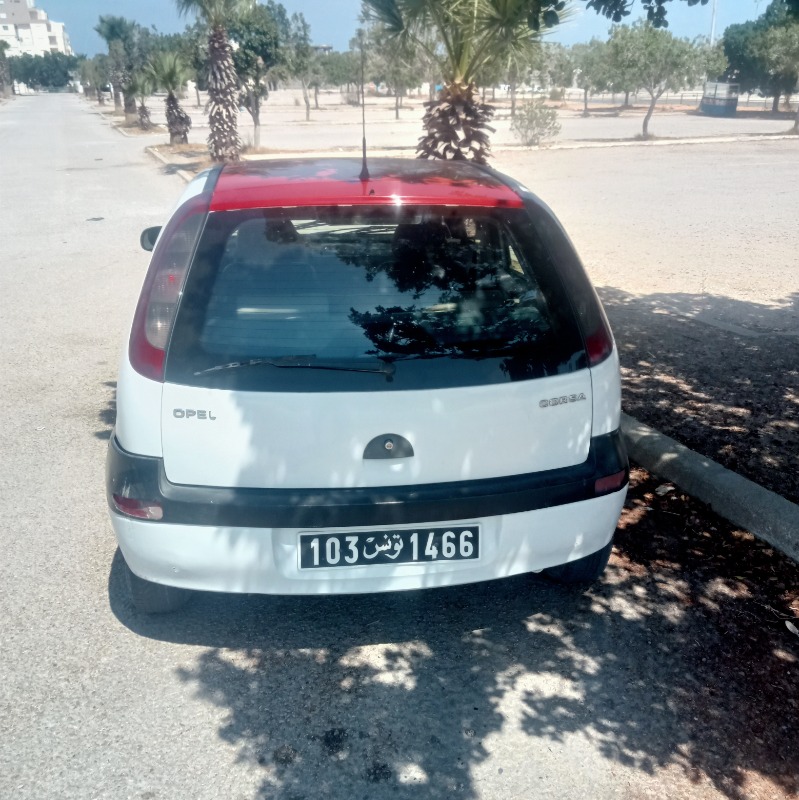 Opel Corsa Essence 2002