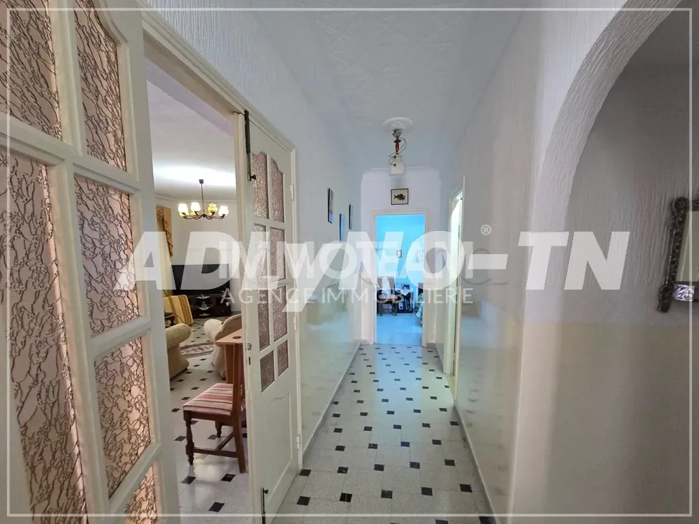 A vendre une maison zone côté azure Hammamet 250m² de la plage