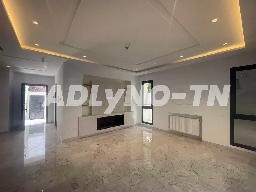 Une villa S+3 à la Soukra