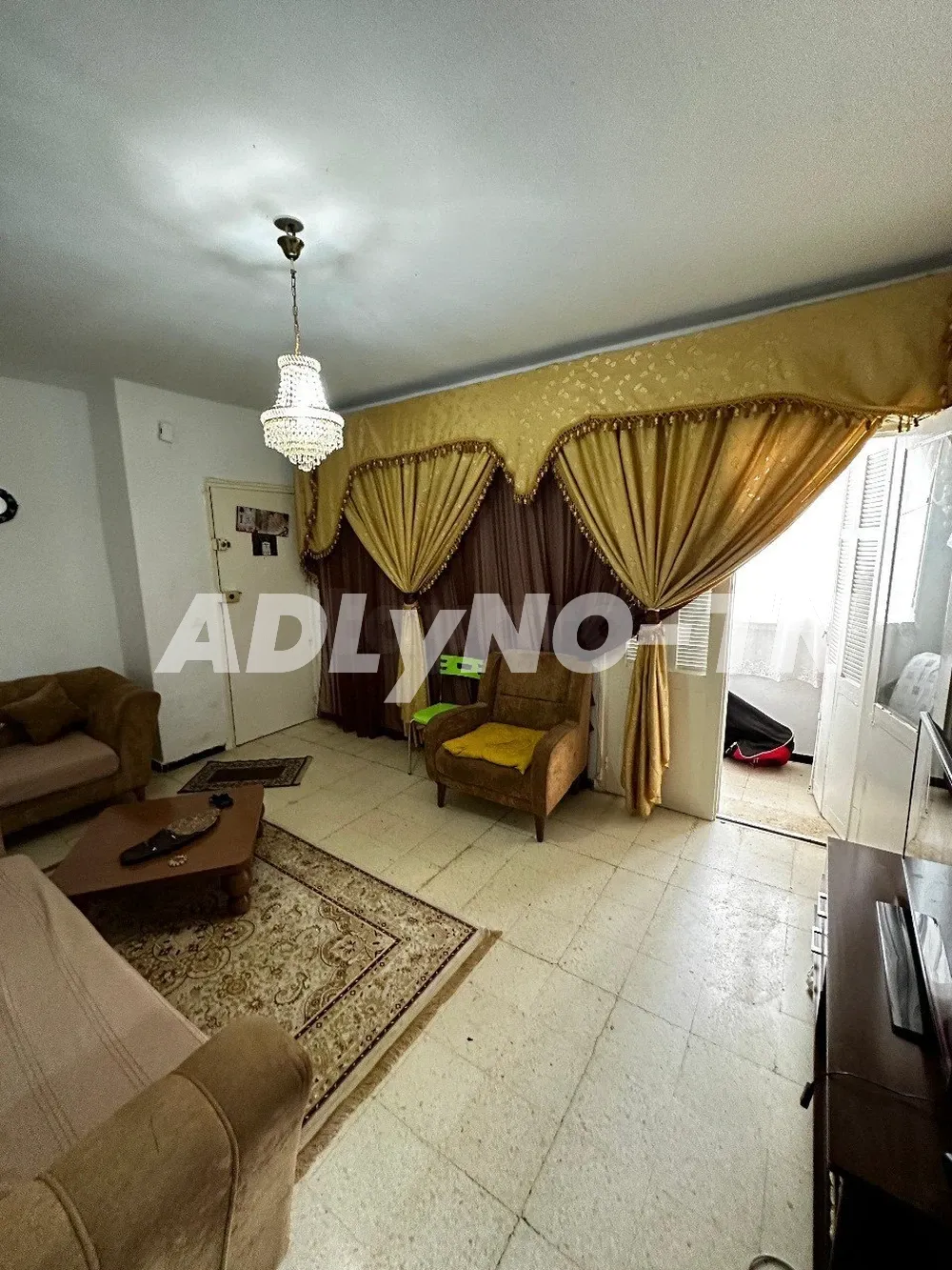 a vendre un appartement S1 au RDC a la nouvelle medina