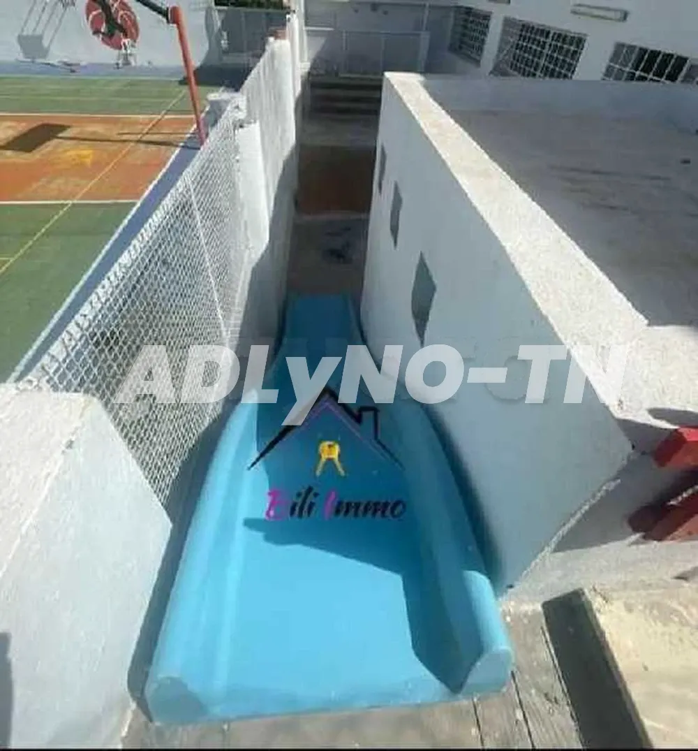 un terrain de basket à hammam sousse