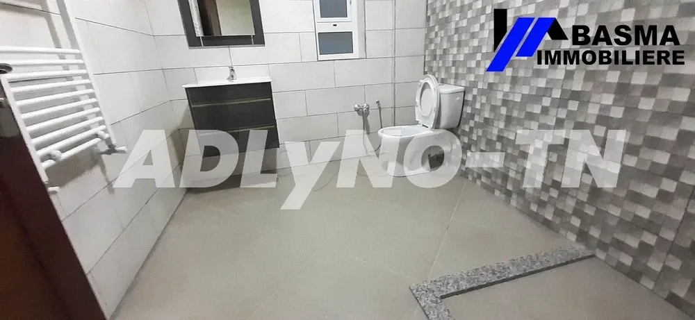 Un appartement prestigeux de type S+2 à louer situé à khzema