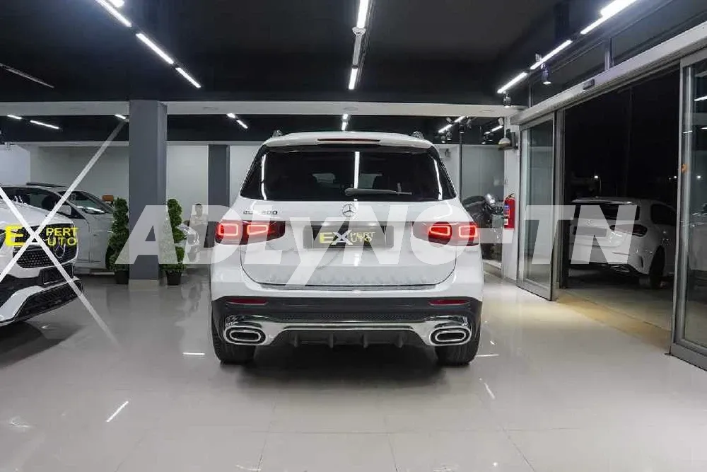 ? MERCEDES-BENZ GLB 200 ?