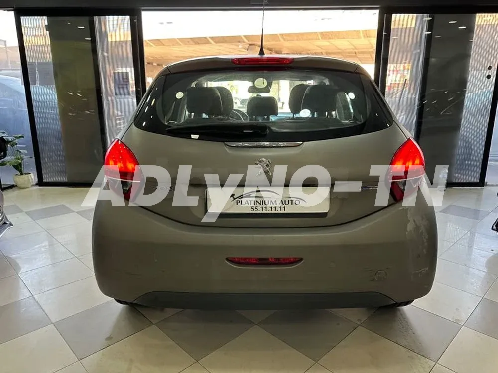 ? PEUGEOT 208 ?