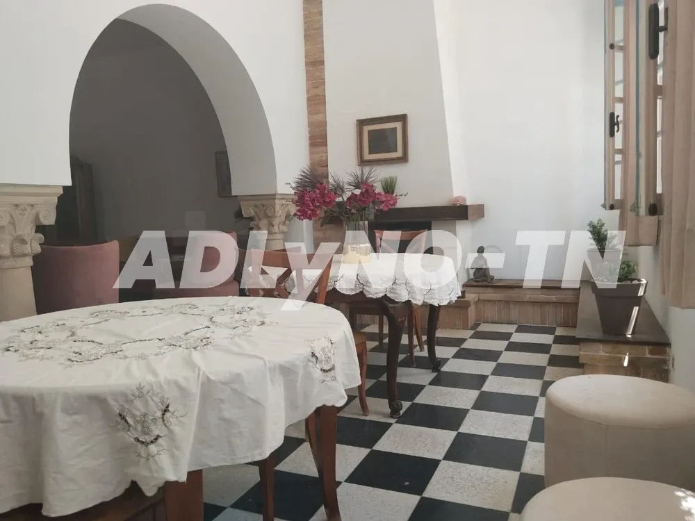 A vendre villa de 420 m² sur un terrain de 816 m² à Sfax 1.5 km Route Tunis