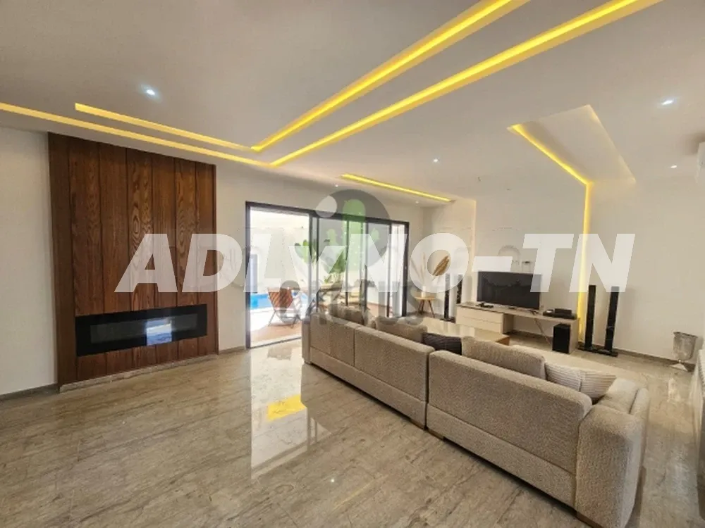 À vendre : Villa de 275 m² sur un terrain de 205 m² à Beni Khiar .