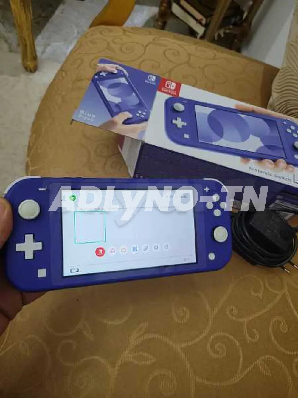 nintendo switch lite non patchée avec paquet et chargeur dorigine prix 430d