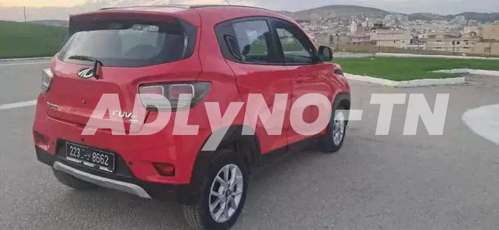 MAHINDRA KUV 100 PREMIÈRE MAIN EN EXCELLENT ÉTAT