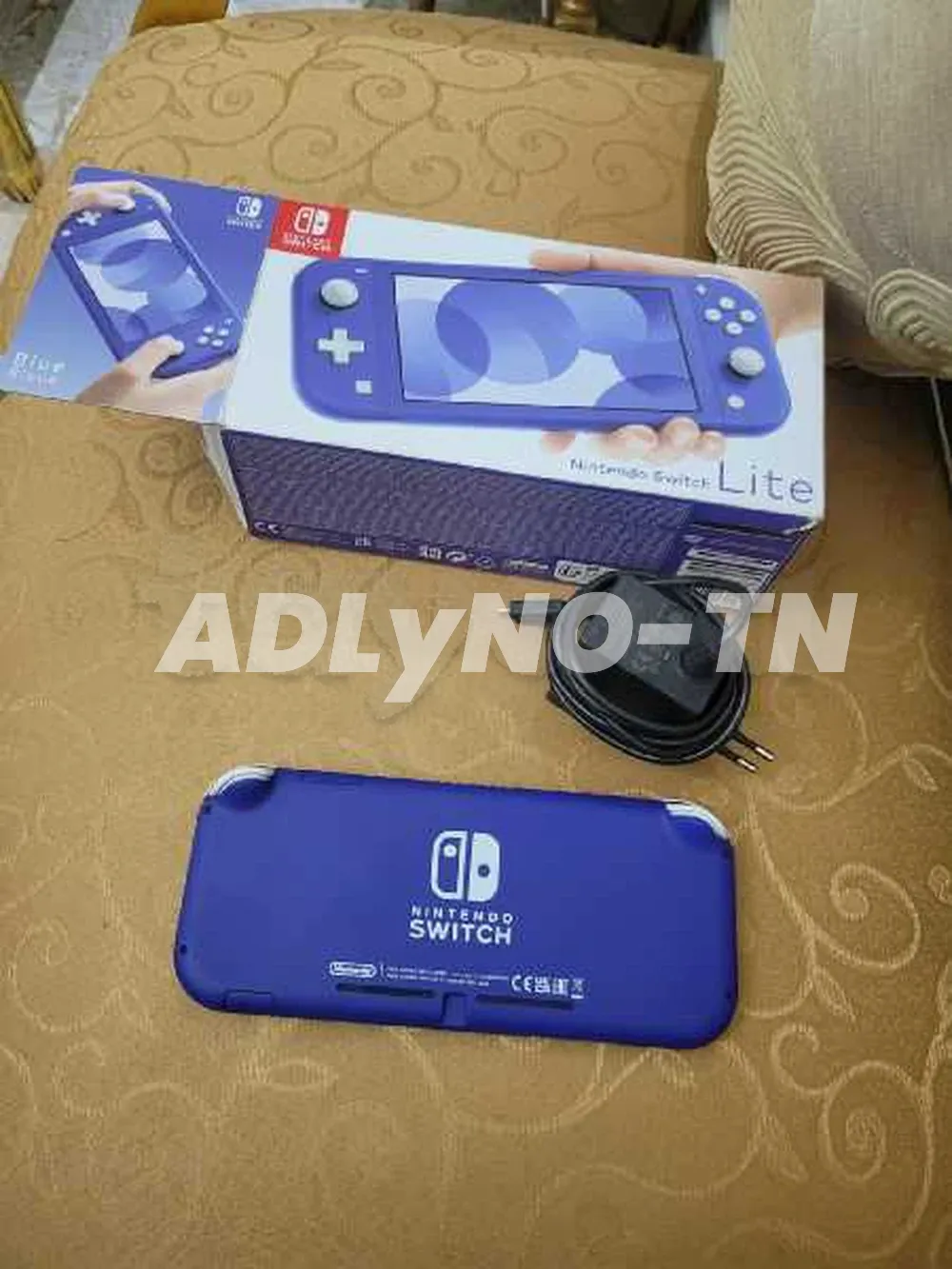 nintendo switch lite non patchée avec paquet et chargeur dorigine prix 430d