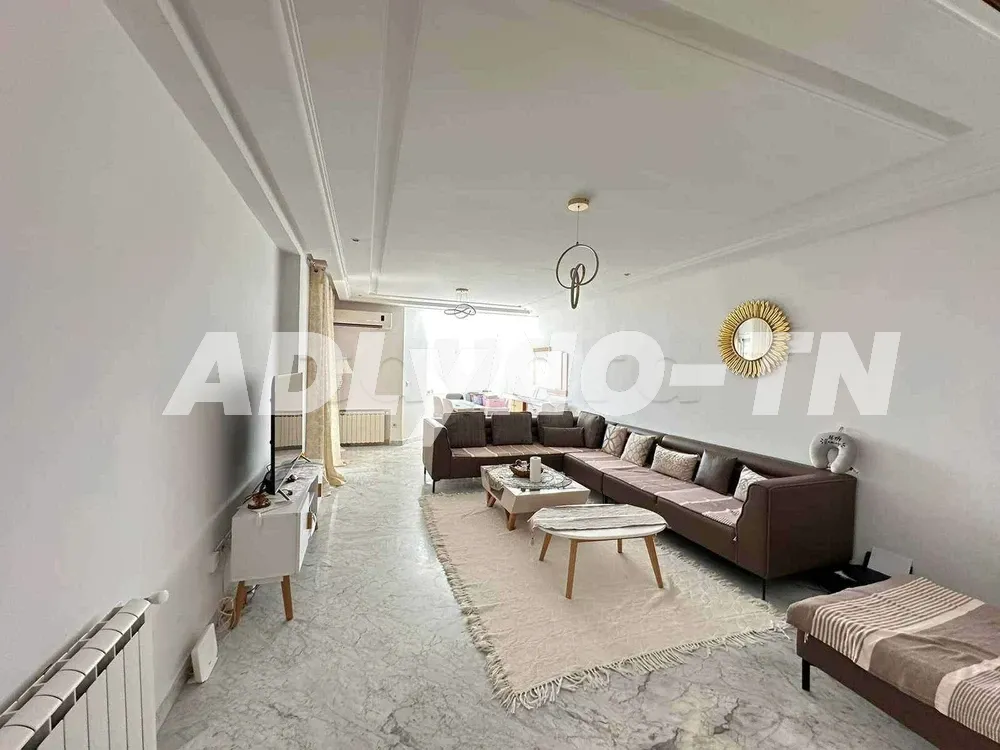 A vendre s+3 titré 173 m² à El Menzah 9 C