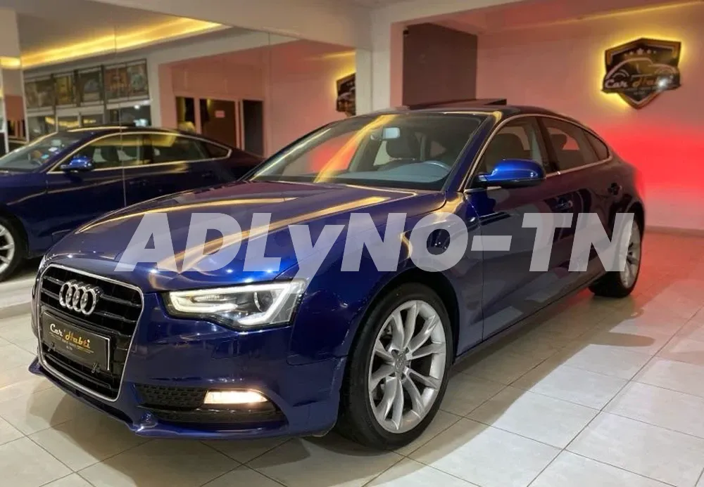 2015 AUDI A5 TOIT OUVRANT PREMIERE MAIN ?