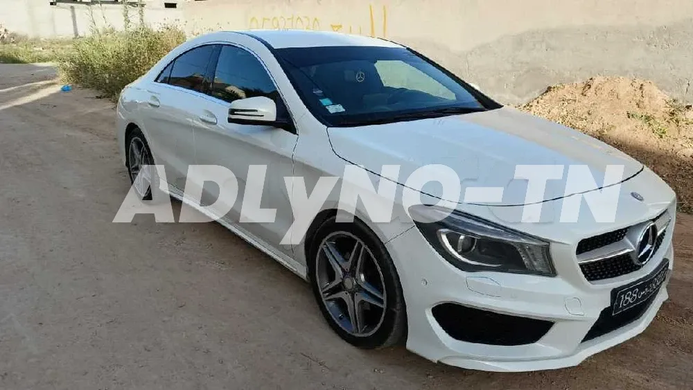 Belle Mercedes CLA 180 2016