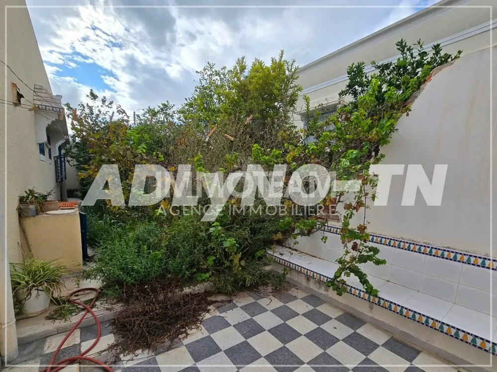 A vendre une maison zone côté azure Hammamet 250m² de la plage