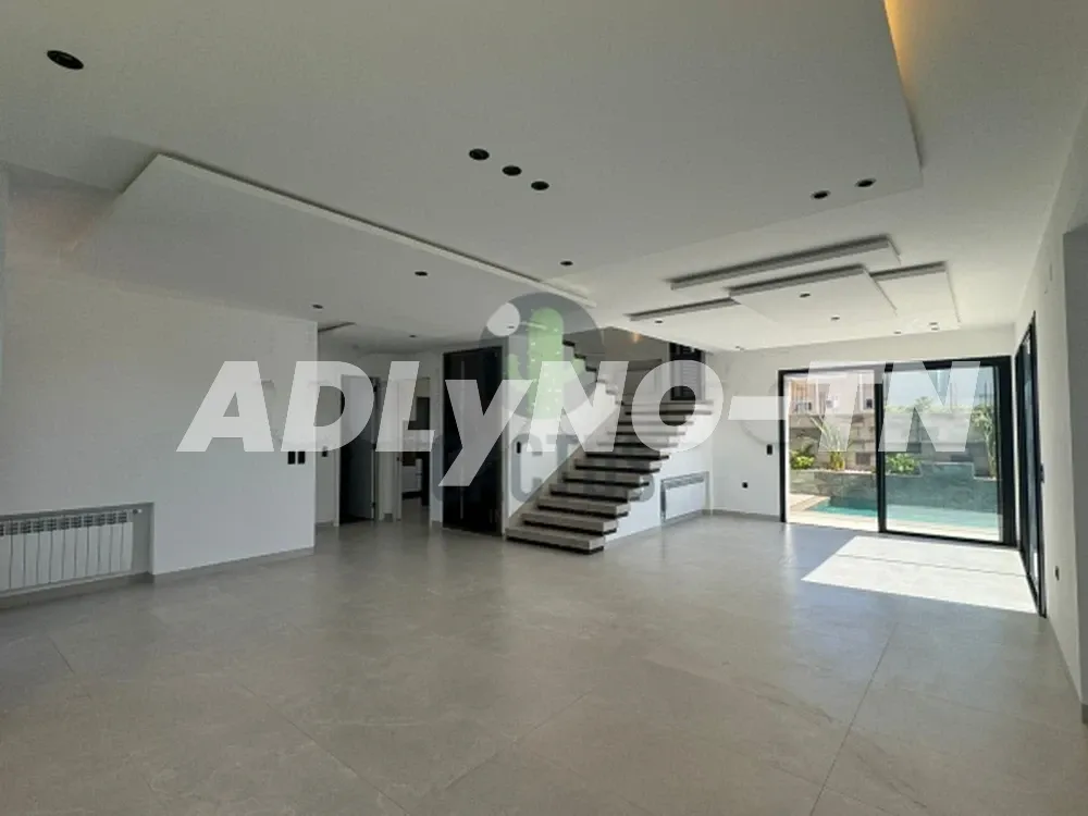 À vendre : Villa de style contemporain à Cité el Wafa , Nabeul