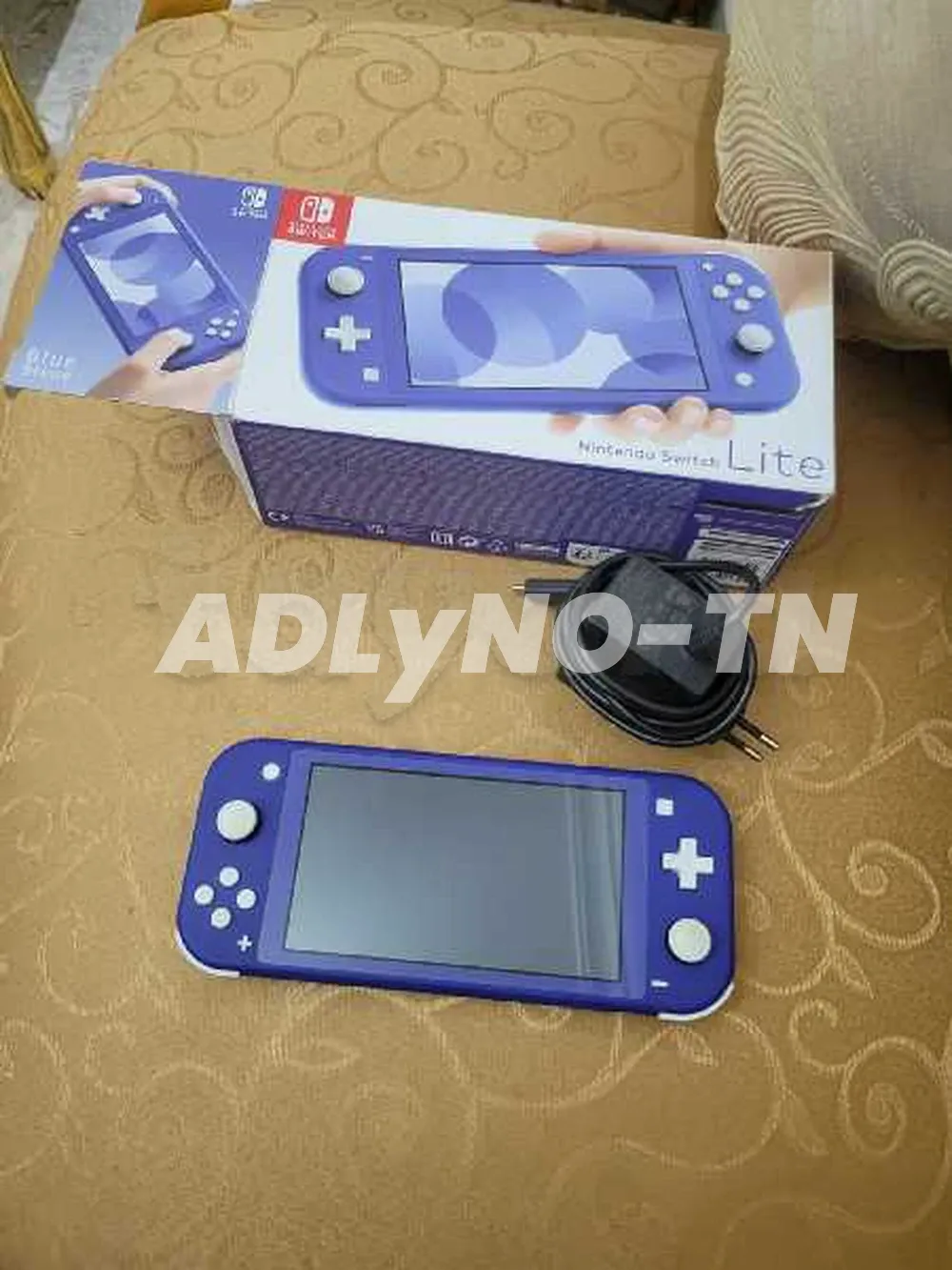 nintendo switch lite non patchée avec paquet et chargeur dorigine prix 430d