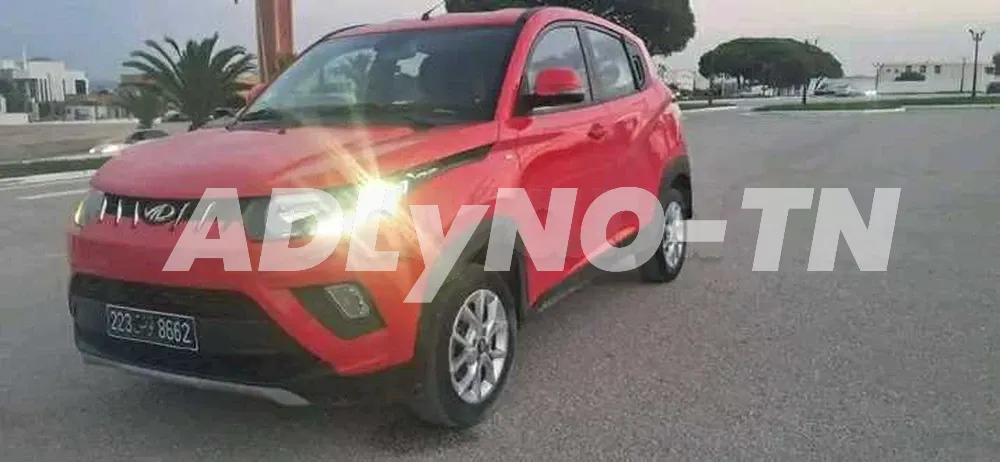 MAHINDRA KUV 100 PREMIÈRE MAIN EN EXCELLENT ÉTAT