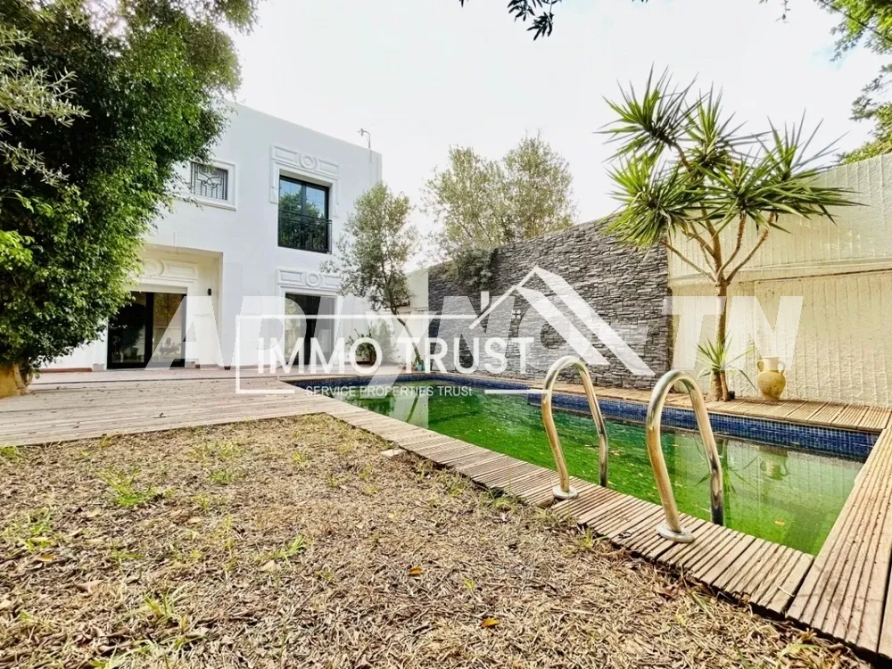 ?Villa S+3 avec jardin et piscine à La Soukra