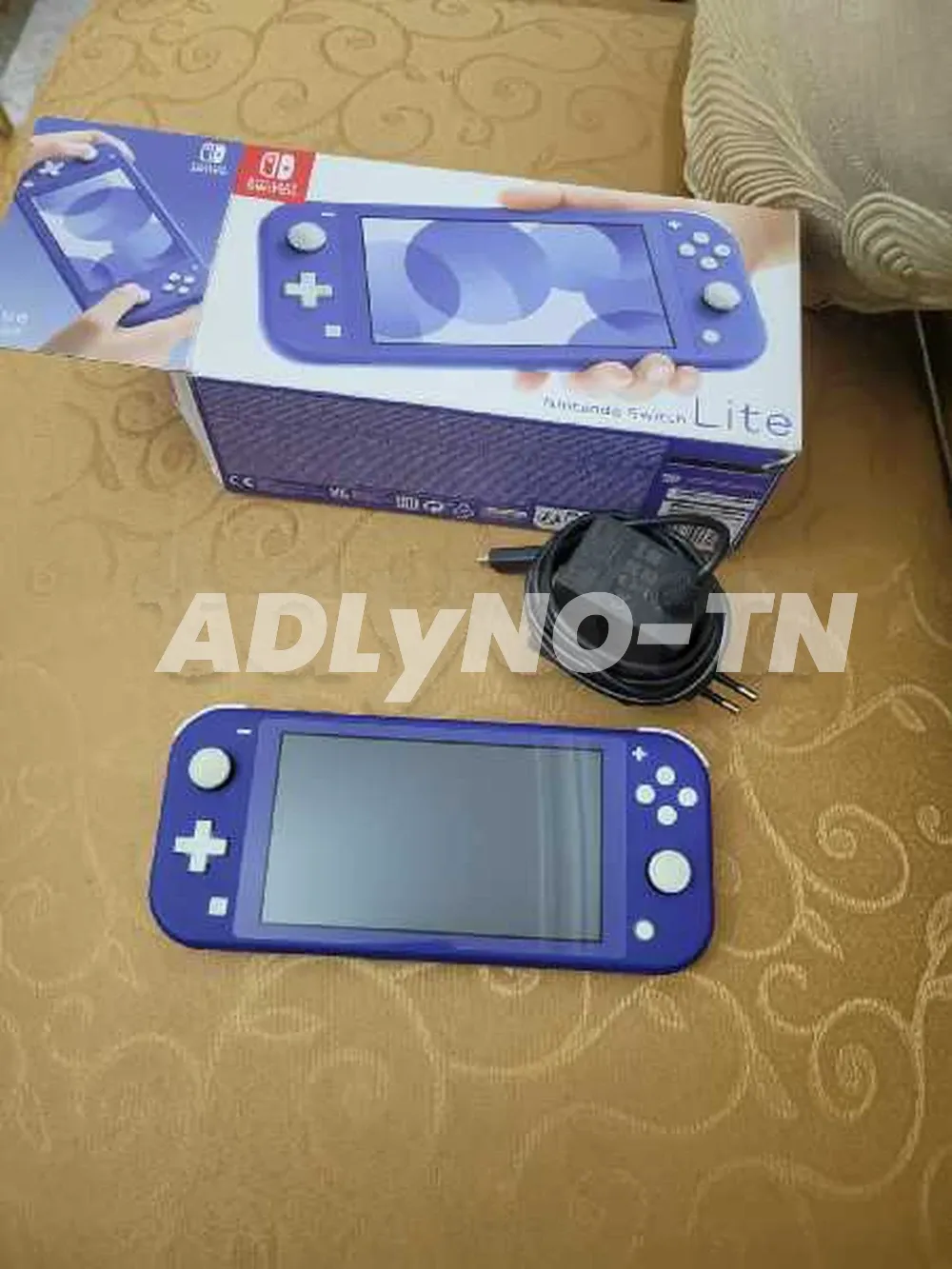 nintendo switch lite non patchée avec paquet et chargeur dorigine prix 430d