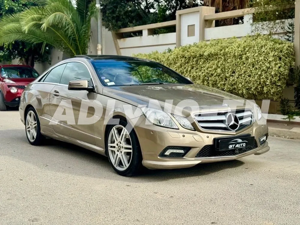 a vendre voiture megane boite 6 toutes options 5 CV dernière série ndifa barcha Numéro 98484672/92595666