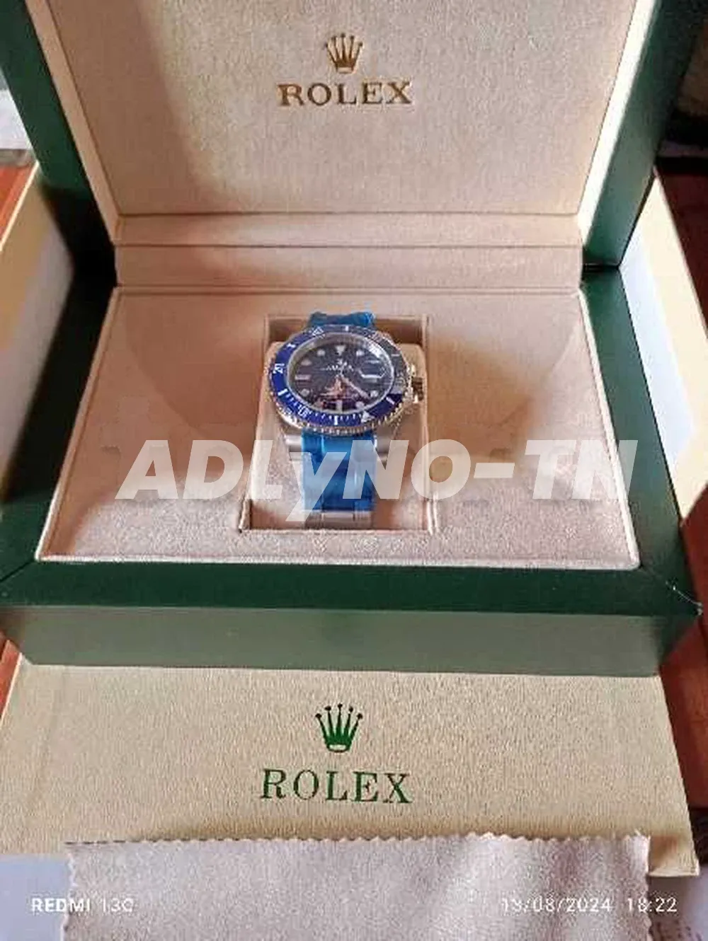 Rolex submariner mouvement automatique cacheté