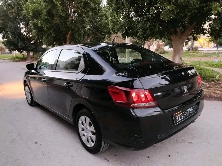 PEUGEOT 301 PREMIÈRE MAIN TRÈS PROPRE