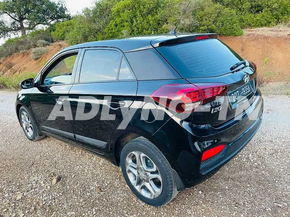 Une belle voiture Hyundai i20 premier main année fin 2018 58710279