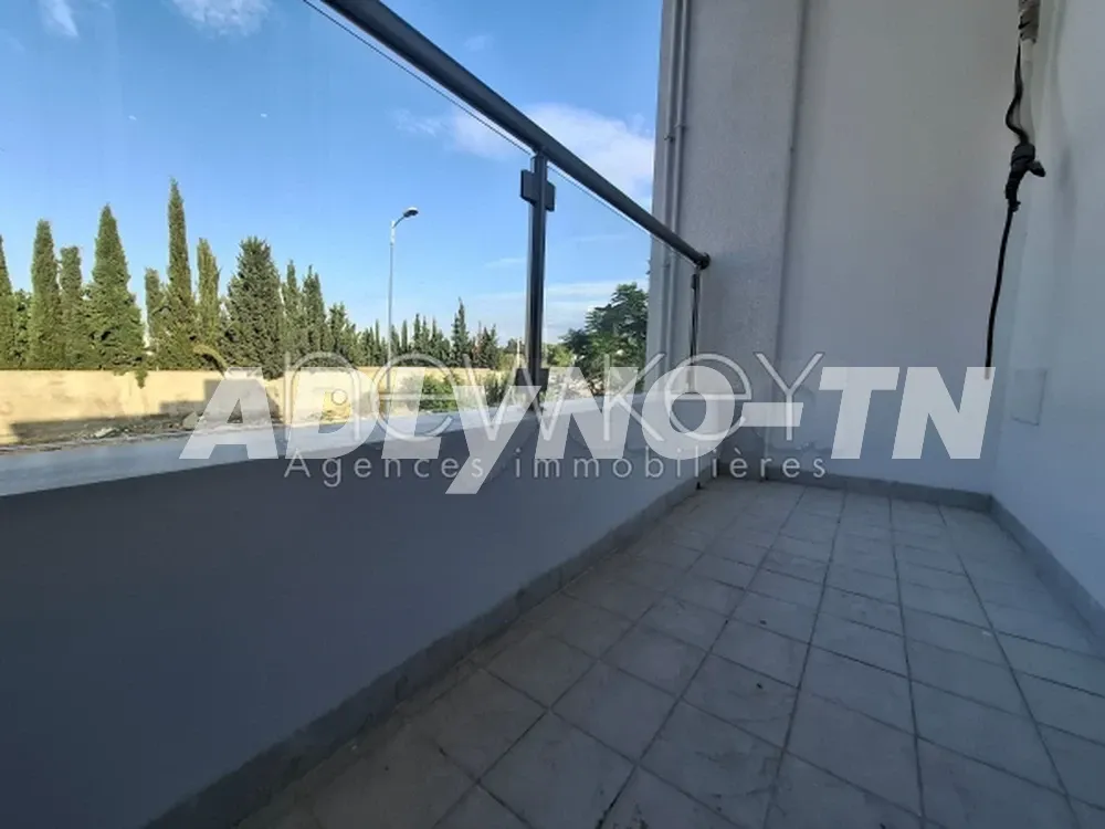 Un Appartement S+2 Neuf à louer à La Soukra