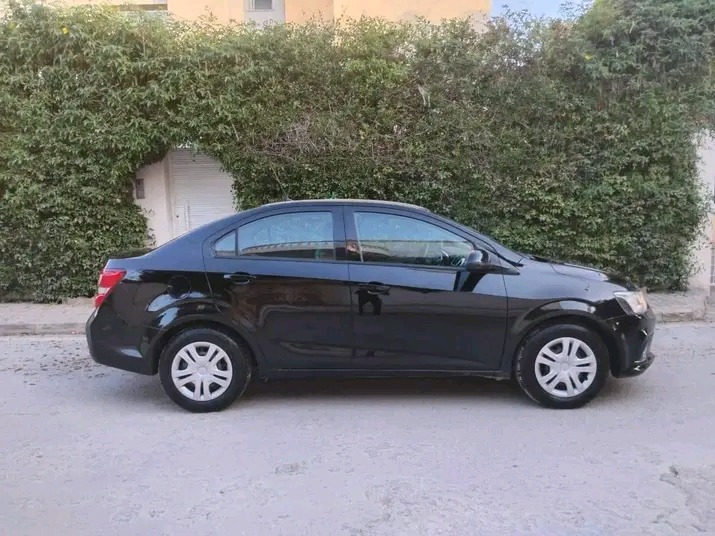 CHEVROLET SONIC PREMIÈRE MAIN EN ÉTAT NEUF