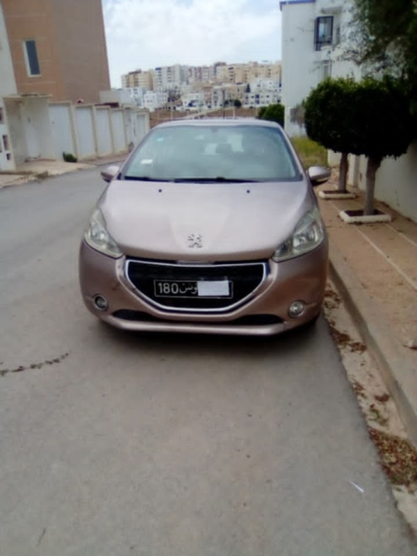 Peugeot 208 Essence 2016