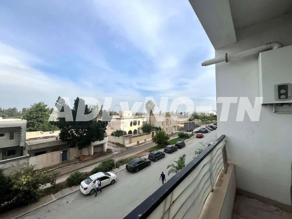 A louer APPARTEMENT S+1 meublé avec balcon à Soukra Parc