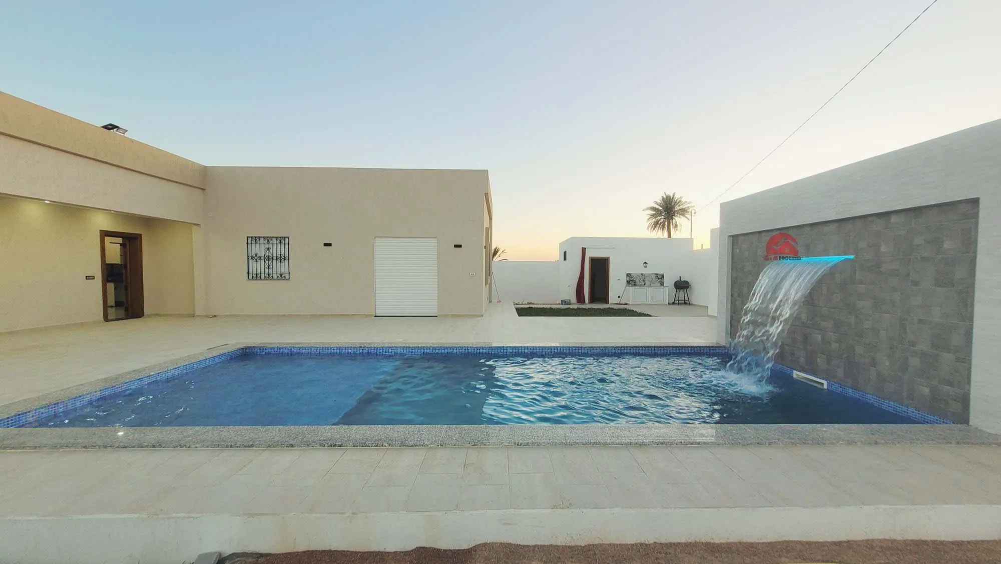 VENTE VILLA AVEC PISCINE À SIDI JMOUR DJERBA ZA - RÉF V682